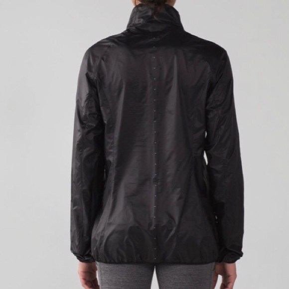 SOLD Lululemon Run With It Jacket in black! - Picture 3 of 8